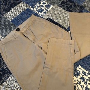 Men’s khaki pants